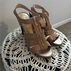 Used like new, Michael Kors Damita Cashew Brown Leather Sandals size 10